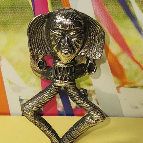 #2155RARE VTG MEN'S PEWTER RESIZABLE RING Sz 7 DANCING TRIBAL AZTEC/MAYAN ?